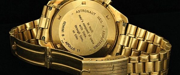 Хронограф «Omega Speedmaster Professional» Нила Армстронга с корпусом из 18-картного золота снова привлек к себе внимание.  Он был продан с аукциона «RR Auction» за 2,2 миллион, который прошел  17 апреля […]