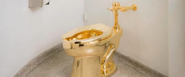 Полностью работающий золотой унитаз «Америка» от художника Маурицио Каттелана, это брат близнец другого печально известного золотого унитаза, который так и не смогли найти. Провокационная работа, которая получила противоречивые отзывы от […]