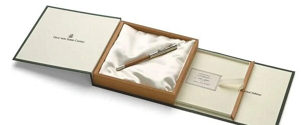 Обычно ручки из золота инкрустированного драгоценными камнями с изысканным дизайном используют как статусную вещь, показывающее положение в обществе. Вот карандаш это одни из самых демократических письменных принадлежностей который использует студенты, [&hellip;]