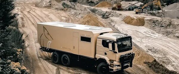 Немецкая компания «RB Expedition GmbH» выпустила дом на колесах за 1,8 миллион долларов в котором можно пережить апокалипсис. За основу было взято шасси грузовика MAN TGS с приводом на все [&hellip;]