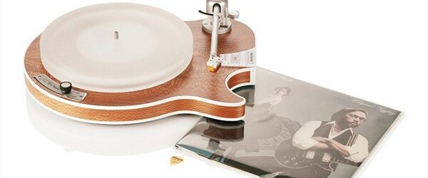 Настоящие ауидиофилы слушают музыку только на проигрывателях виниловых пластинках, которые занимают почетное центральное место в стойке аудио аппаратуры. Фанаты качественного звука считают что только винил может передать все нюансы музыкальных [&hellip;]