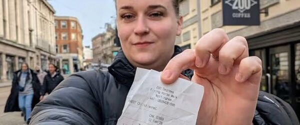 Британка Софи Даунинг живущая в Ноттингеме, стала самым богатым человеком в мире. Её состояние составляет 63 квадриллиона фунтов стерлингов. Что в 10.000 раз больше состояния Илона Маска, которое оценивается в [&hellip;]