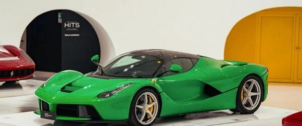 Когда Ferrari вручили Джею Кею, фронтмену британской группы Jamiroquai, таблицу цветов, никто не думал что он пройдет мимо классических желтых и красных цветов, остановиться на зеленом «Signal Green » для [&hellip;]