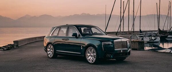 Rolls-Royce снова обратили внимание на морскую тематику. Только в этот раз британский производитель машин решил не делать по второму кругу багажникв стиле кормы роскошных яхт, а представили эксклюзивную модель Rolls-Royce [&hellip;]