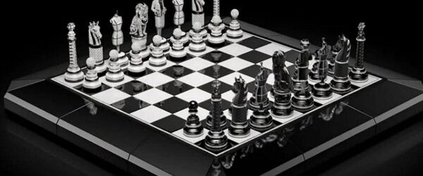 На выставке «Watches and Wonders 2026» в рамках коллекции «Coco Game» французский дом моды Chanel представили изысканную шахматную доску,, в которой размыта границы между ювелирными украшениями, скульптурой и часовым искусством. [&hellip;]