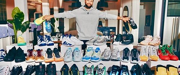 Звезда баскетбольной команды «Голден Стэйт Уорриорз» Стефа Карри в апреле 2026 года с аукциона продаст 70 пар своих кроссовок, в которых он тренировался, выходил на разминку и баскетбольную площадку. В [&hellip;]