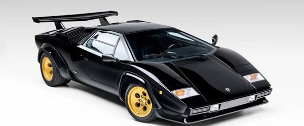 На аукцион RM Sotheby’s выставлен один из самых желанных экземпляров в истории суперкаров — Lamborghini Countach LP5000 QV «Downdraft» 1985 года выпуска, в идеальном состоянии после реставрации. Этот автомобиль, представляющий [&hellip;]
