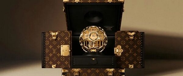 Французский дом моды Louis Vuitton в рамках серии мероприятий посвященных десятилетию сотрудничества UNICEF представил часы Unity Time Object, где вместе соединены роскошь, гуманизм и высокое часовое искусство. Это не просто [&hellip;]