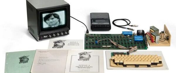На аукцион «Bonhams» выставлен один из немногих сохранившихся компьютеров Apple-1, на материнской плате которого сохранилась подпись Стива Возняка. В комплекте идет письмо от Стива Джобса, написанное владельцу в 1978 году. [&hellip;]