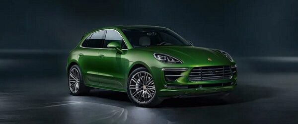 Заявление нового генерального директора Porsche Марка Лейтерса о возращении бензинового Porsche Macan всех удивило. Немецкий автопроиздитель не отказывается от электромобилей, но самая продаваемую модель будет доступна как с электрическим приводом, [&hellip;]
